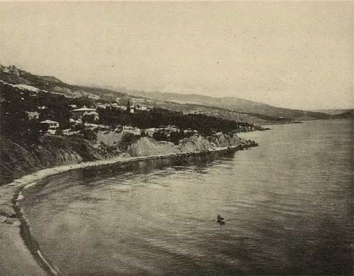 Общий вид Алупки. 1898