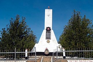 Памятник пяти героям-черноморцам
