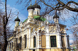 Церковь трех святителей (Симферополь)