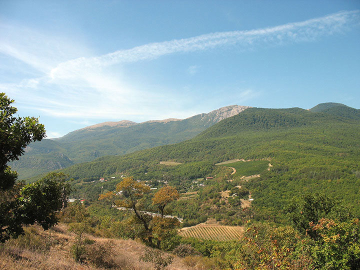 Вид с горы Кастель