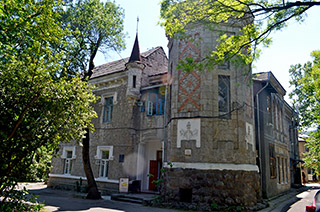 Дача Омюр (Ялта)