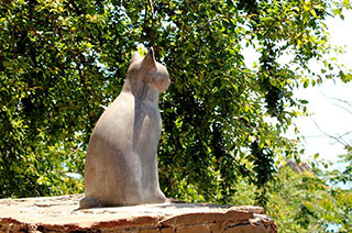 Памятник кошке (Гурзуф)