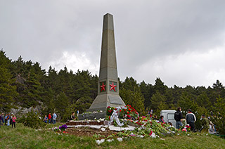 Братская могила партизан (Красный камень)