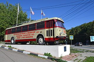 Памятник крымскому троллейбусу