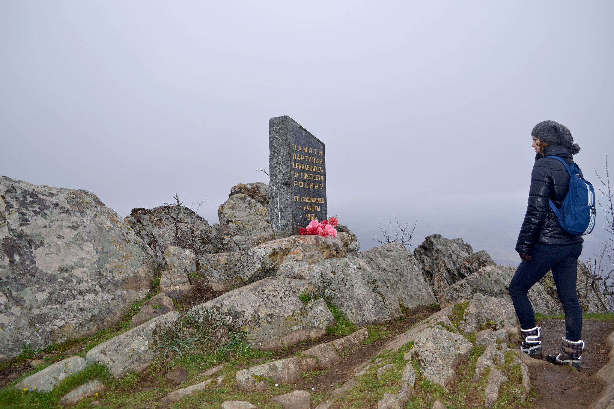 Памятники партизанам на Ай-Йори (Алушта) — путеводитель по отдыху в Крыму