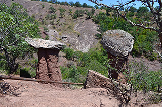 Каменные грибы долины реки Сотера (Алушта)