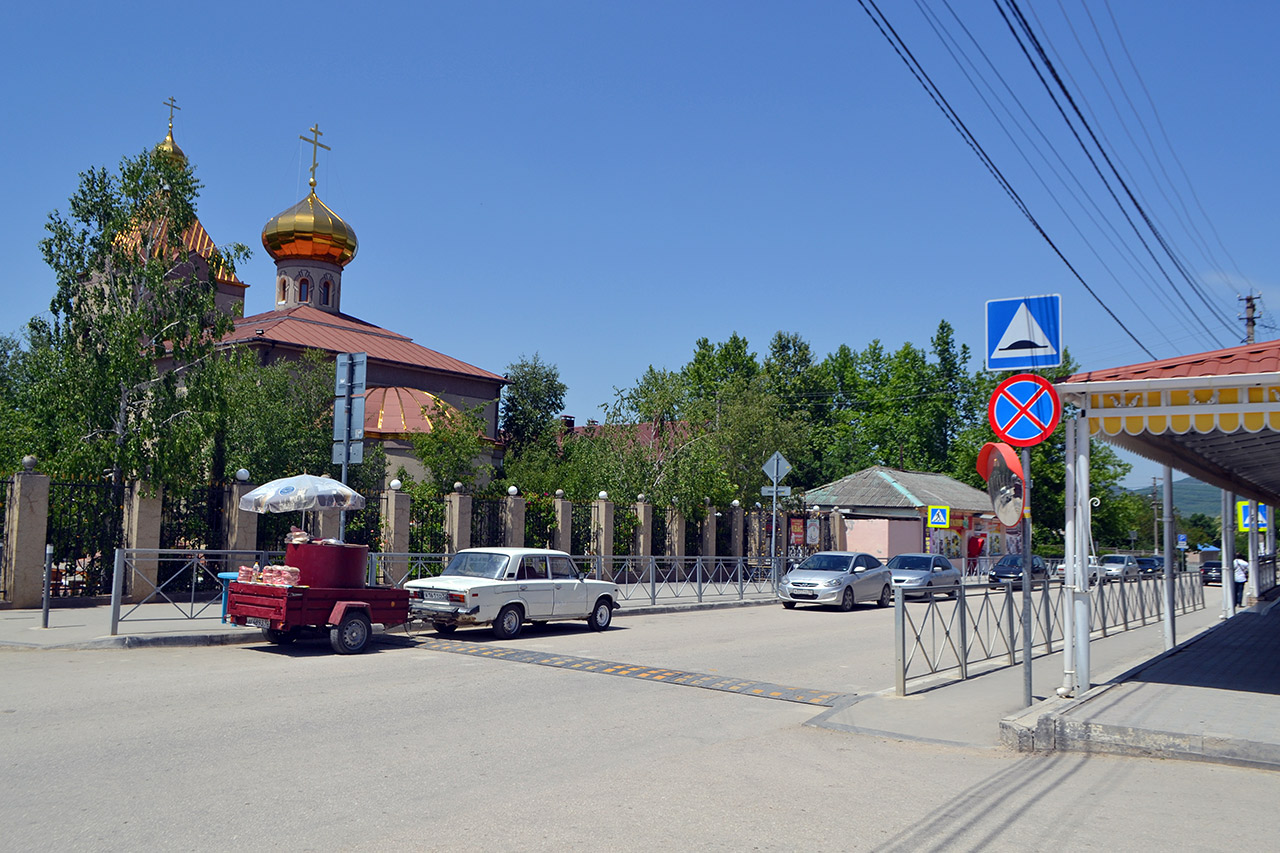 Автобусы севастополь орлиное. Мечеть в селе Орлином Севастополь. Село Орлиное Крым фото. Ралли Крым 19 мая село Орлиное.