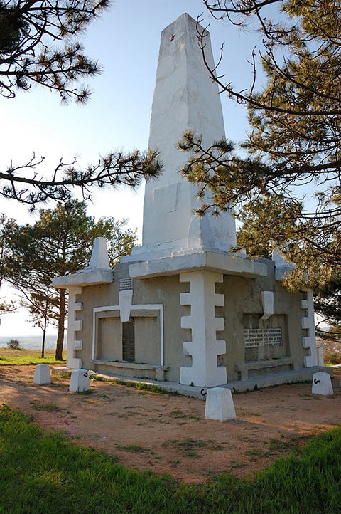Памятник на высоте Горной