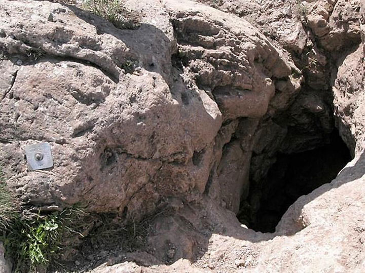 Пещера 200 лет Симферополю