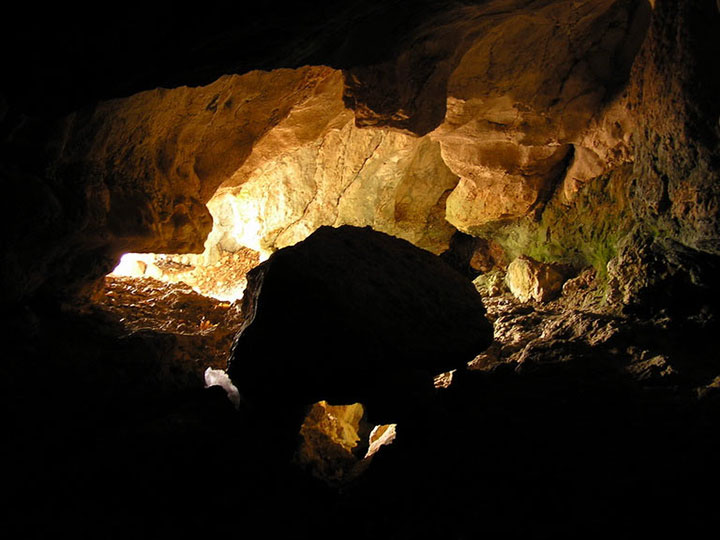 Пещера Алешина вода