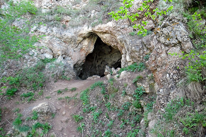 Пещера МАН