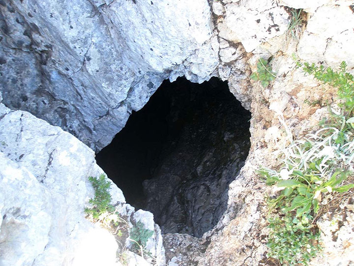 Пещера Багрова (Чатыр-Даг)