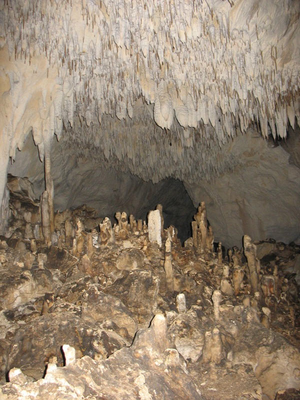 Таврская пещера (натёки)
