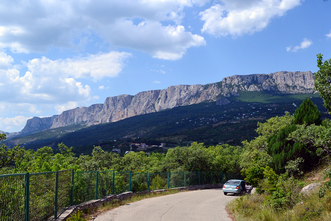 Главная гряда крымских. Главная Горная гряда Крыма. Главная гряда крымских гор. Три гряды крымских гор. Алимова балка горный Крым.