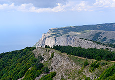 Главная гряда Крымских гор. Вид на запад с горы Ат-Баш. Плато