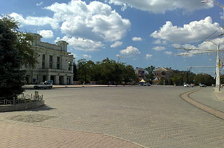 Театральная площадь (Евпатория)