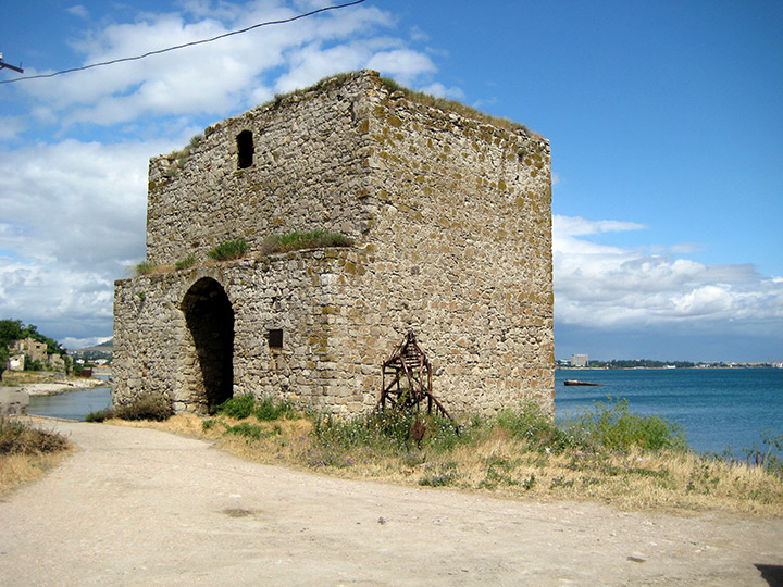 Доковая башня (Феодосия)