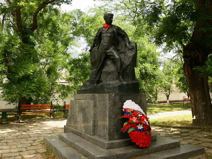 Памятник Вите Коробкову (Феодосия)