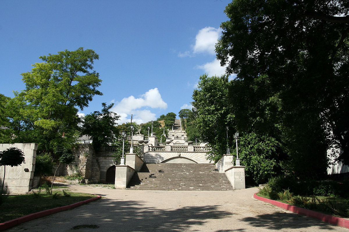 Митридатская лестница