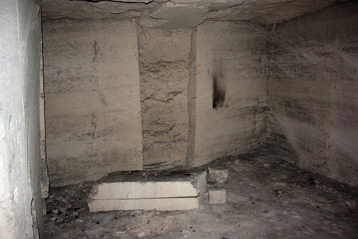 Добыча камня в каменоломнях Керчи