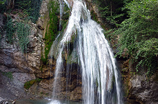 Водопад Джур-Джур