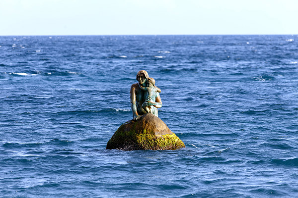 Скульптура «Русалка в море» (Мисхор)