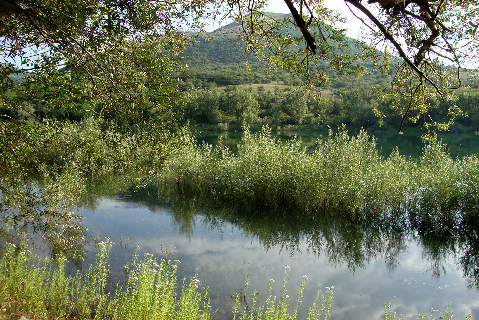 Аянское водохранилище в Крыму. Рыбалка на Аянском водохранилище в Крыму. Аянское водохранилище пересохло. Естественные водоемы Крыма.