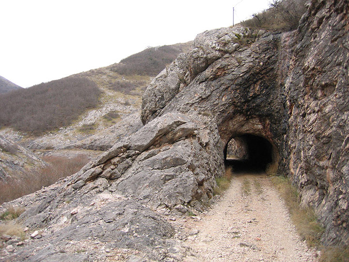 Туннель к Аянскому источнику