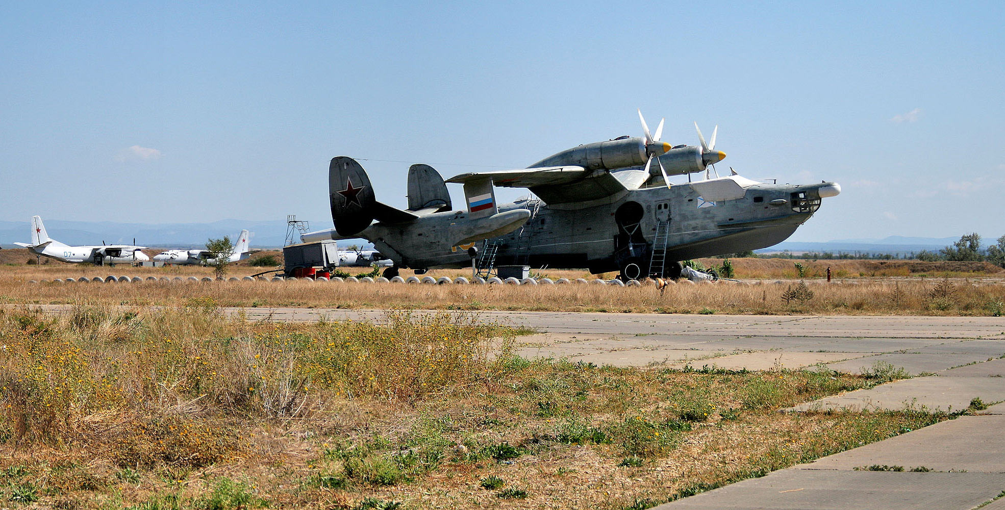 Аэродром кировское крым. Аэродром кача в Крыму. Военный аэродром кача Крым. Кача Крым Гарнизон. Морская Авиация Севастополь кача.