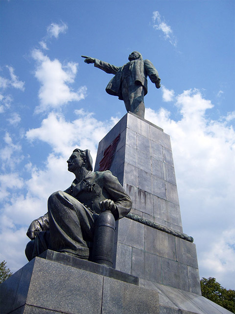 Памятник Ленину в Севастополе — путеводитель по отдыху в Крыму