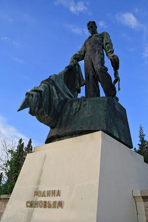 Памятник морякам «Новороссийска»