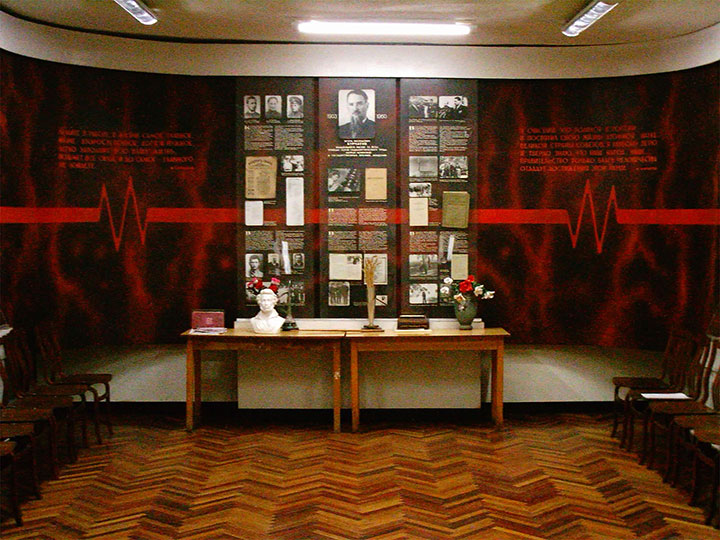 Музей истории гимназии № 1 Ушинского