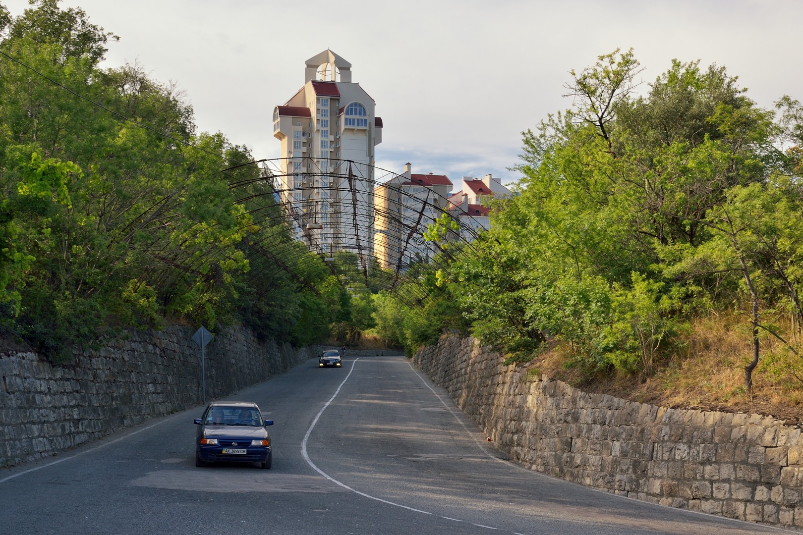 Ялта коммунаров. Улица Коммунаров (Ялта). Республика Крым, Ялта, ул. Коммунаров, 20б. Г. Ялта, ул. Коммунаров, д.12 вид сверху. Ялта ул. Коммунаров, 15 фото.