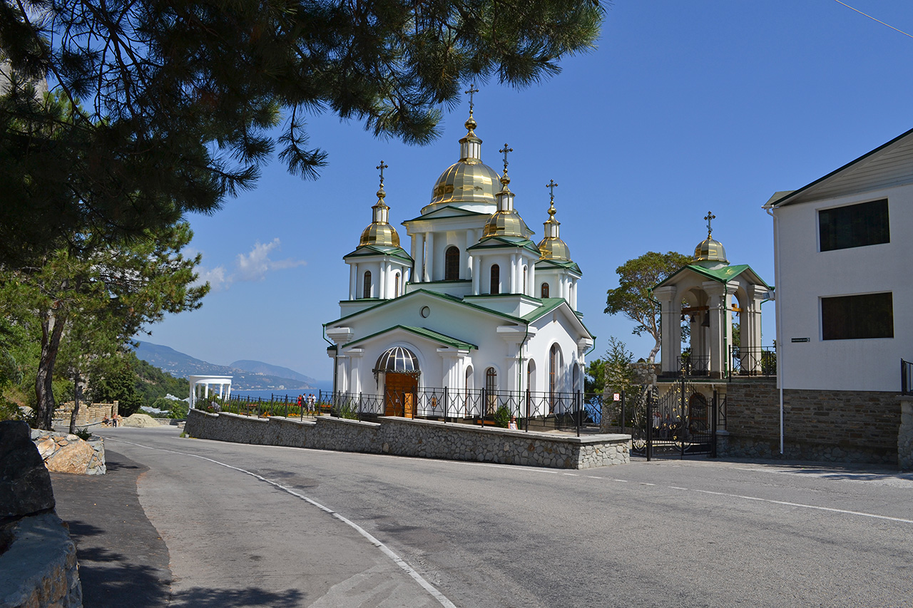 Храм Архистратига Михаила (Ореанда) — путеводитель по отдыху в Крыму