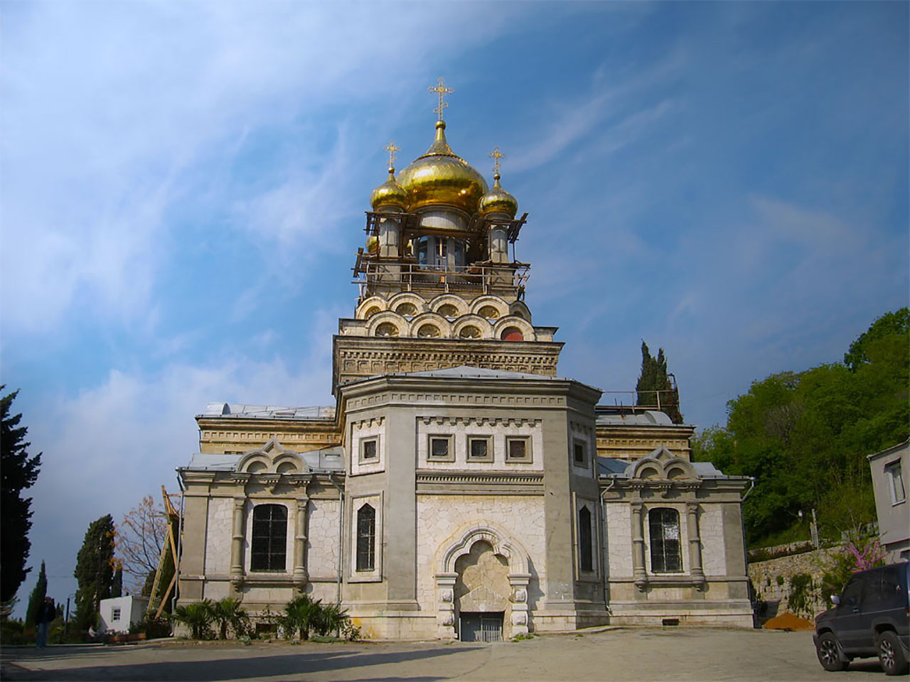 Храм Архангела Михаила (Алупка) — путеводитель по отдыху в Крыму