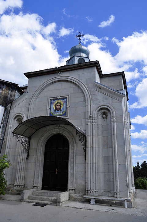 Церковь Святой Нины